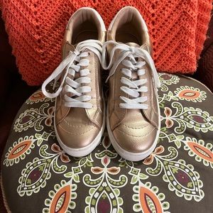 Ladies Universal Threads Tennis Shoes,Size 8,Rose gold and white